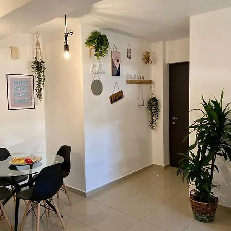 Apartman Fat Cow 102 *