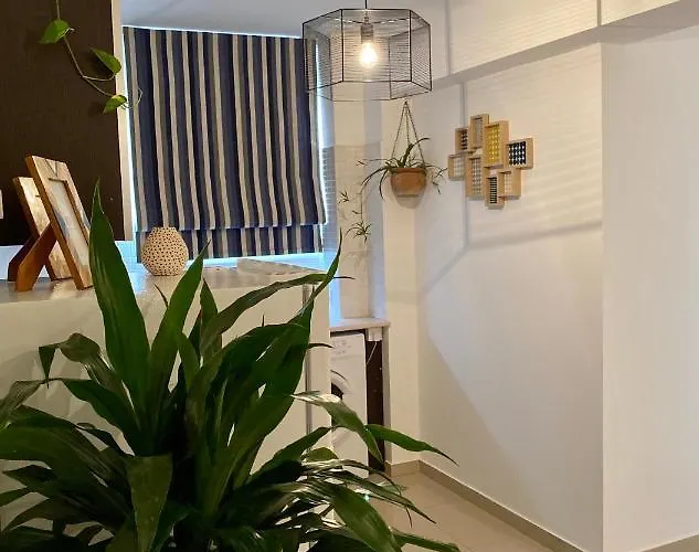 Fat Cow 102 アパート Livadhia