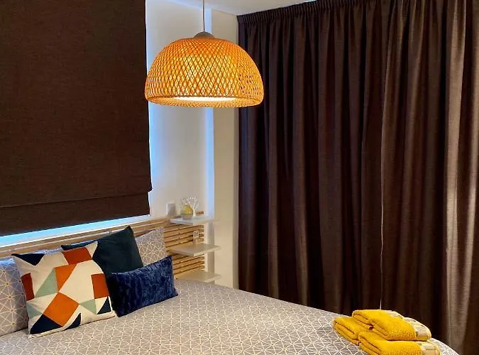 Fat Cow 102 アパート Livadhia