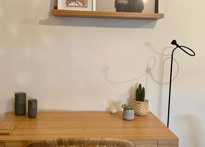 Fat Cow 102 アパート Livadhia